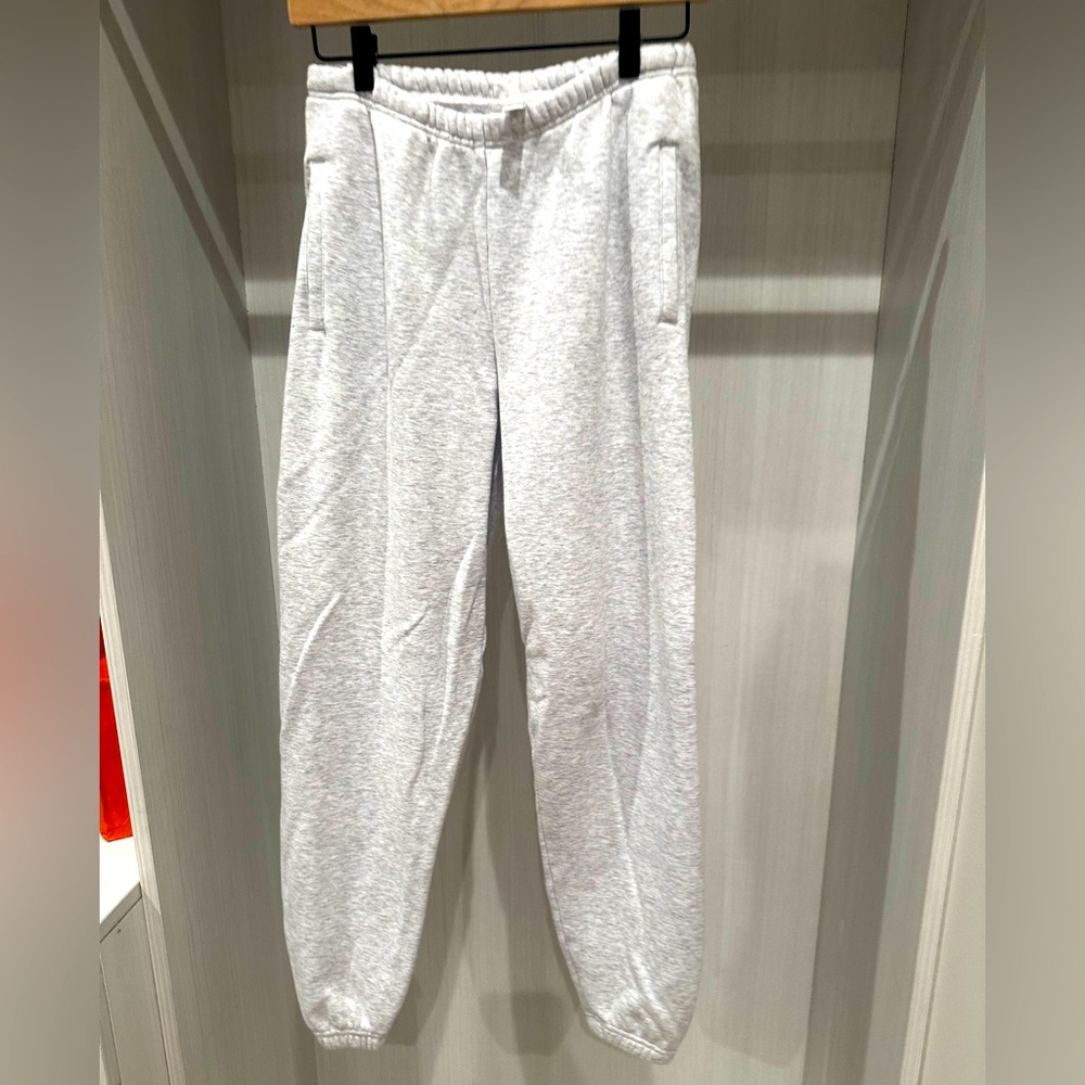 Skims grey joggers with elastic at ankles. XS in perfect condition